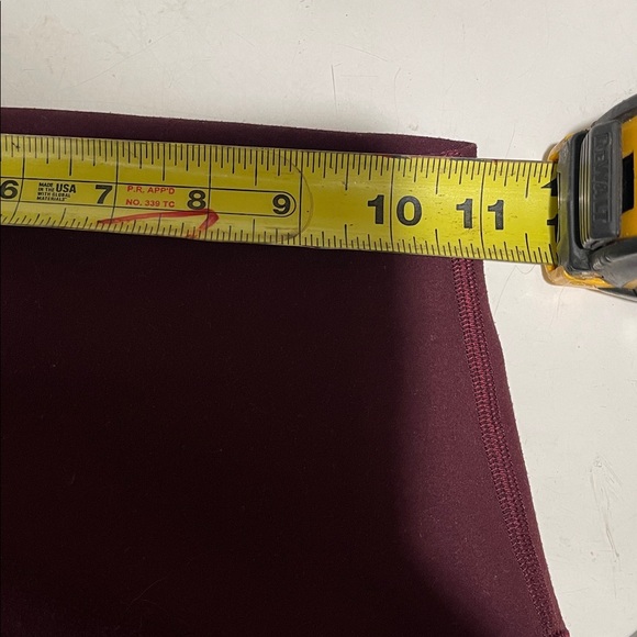 Lululemon Athletica High-Waisted Burgundy Leggins Size: 4 - Picture 9 of 10